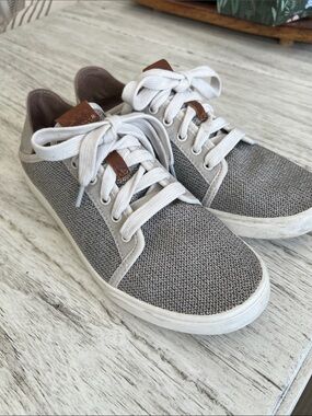 Olukai Sneakers 8.5, gently used.